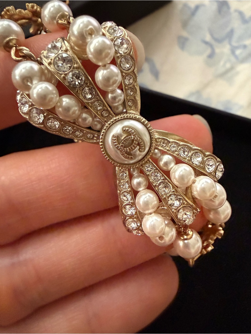 Chanel 20s Pearl and Crystal Bow Choker Necklace - Picture 6 of 6